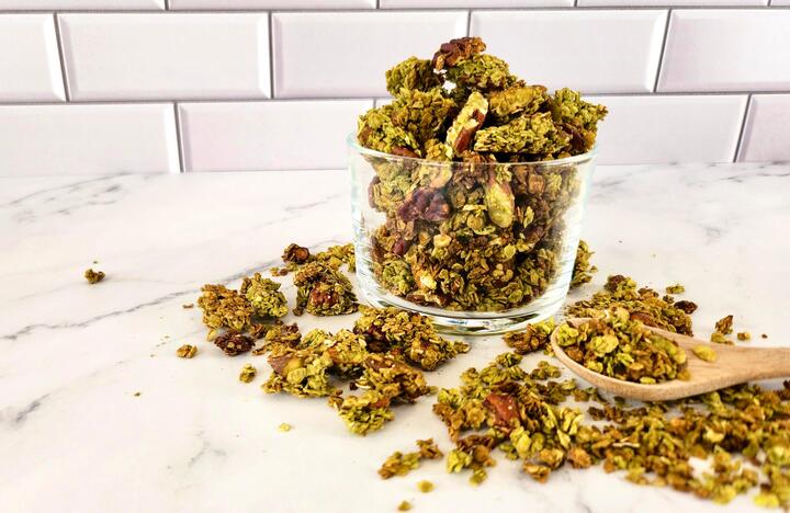 Granola maison au thé matcha — recette Fuwa Matcha